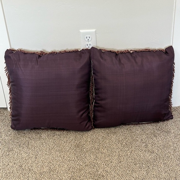 2 CROSCILL CHAMBORD CASSIS FRINGED PURPLE ROSES THROW PILLOWS - Picture 7 of 11